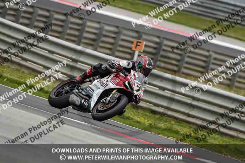 cadwell no limits trackday;cadwell park;cadwell park photographs;cadwell trackday photographs;enduro digital images;event digital images;eventdigitalimages;navarra;no limits trackdays;peter wileman photography;racing digital images;trackday digital images;trackday photos